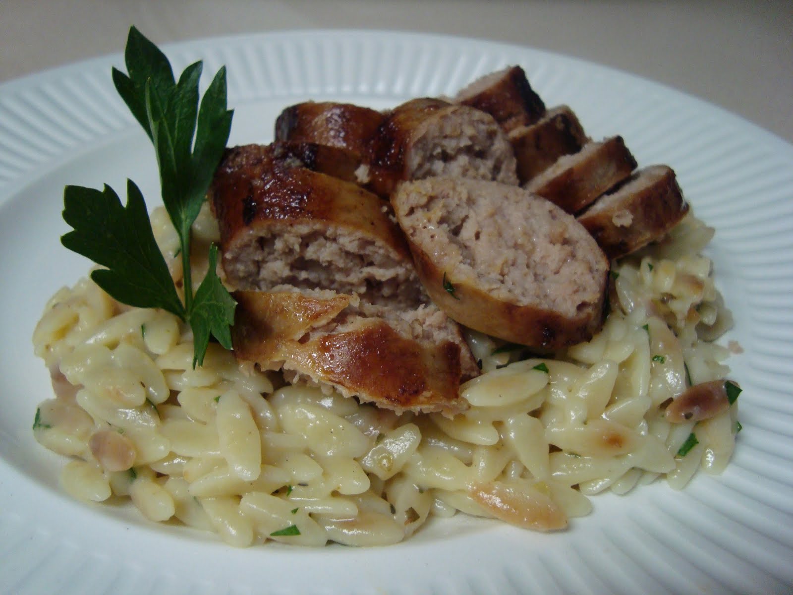 EAt iT uP Cheesy Orzo and Turkey Bratwurst