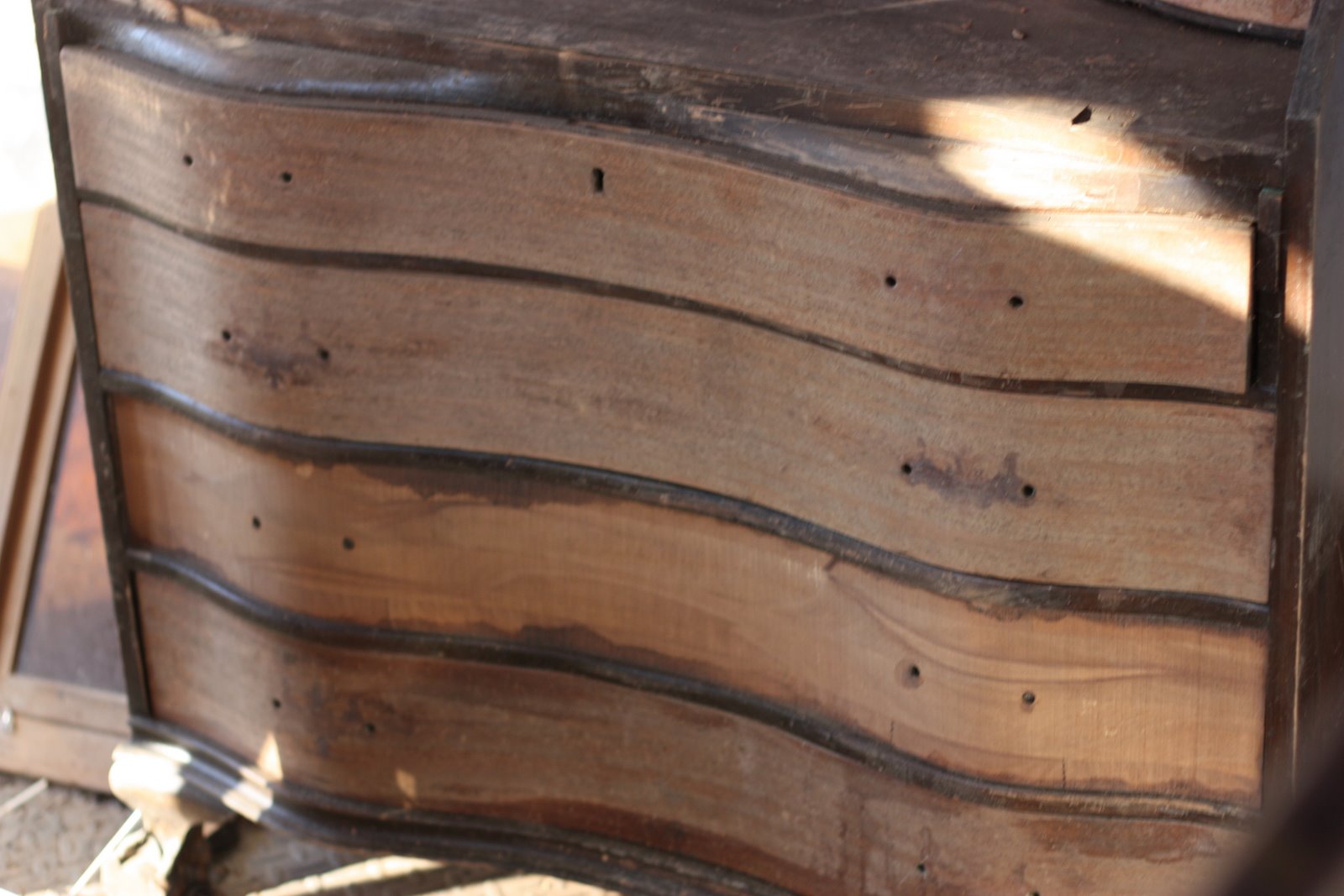 [how+to+paint+a+hutch.JPG]