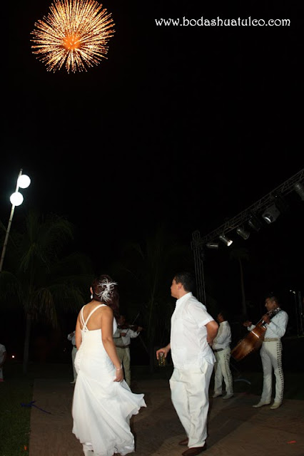 boda en playa, beach wedding, Oaxaca, México, Bodas Huatulco, Wedding Planner boda en playa, beach wedding, Oaxaca, México, Bodas Huatulco, Wedding Planner