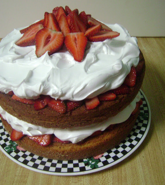 Mother's Day Treat {ButtermilkStrawberry Shortcake Cake} La Cocina