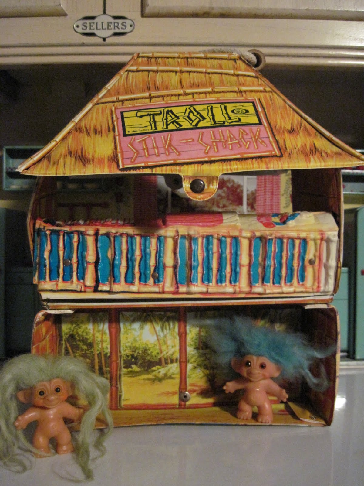 [stik+shack+side+1.JPG]