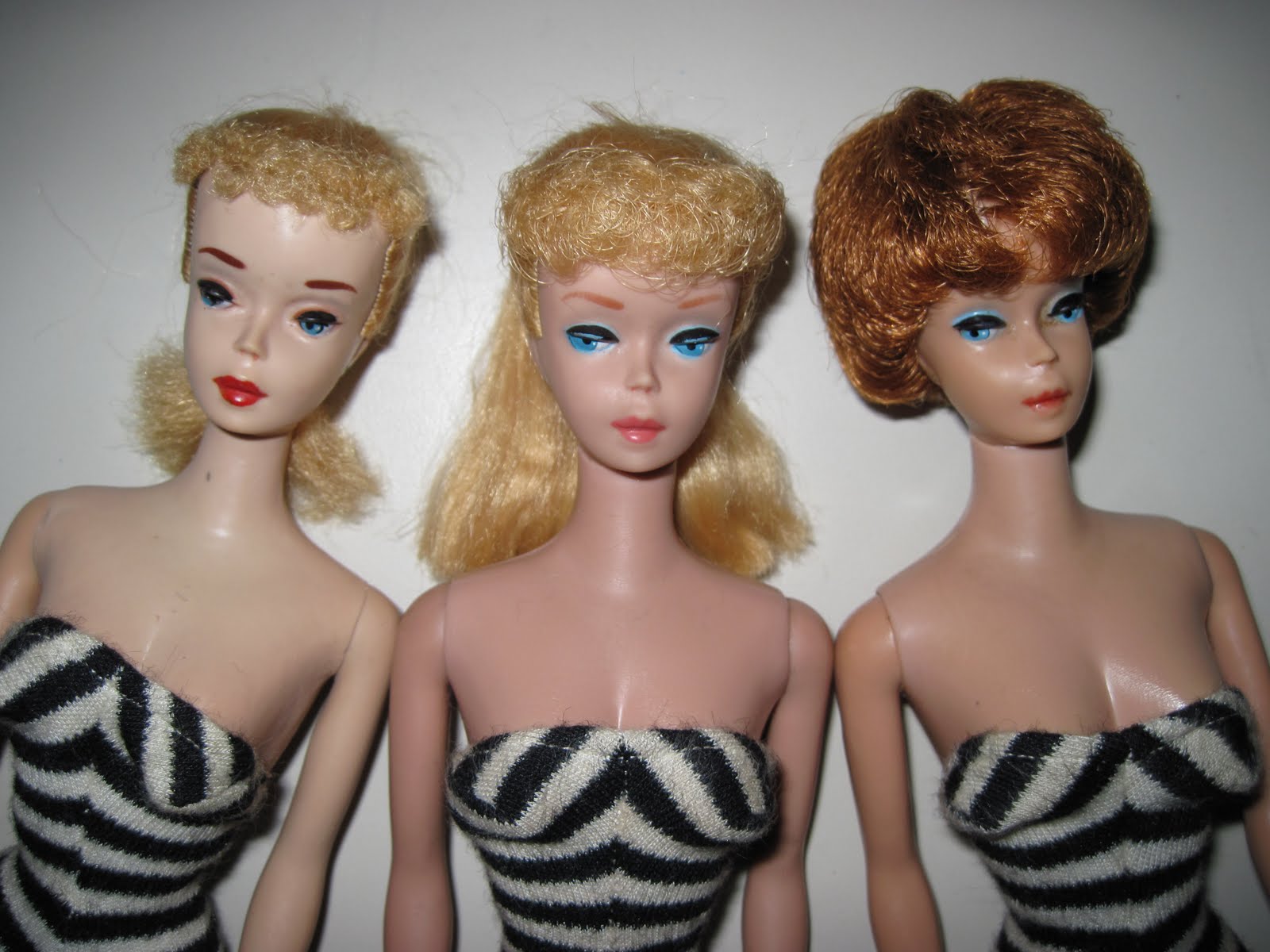 [3+barbies.JPG]