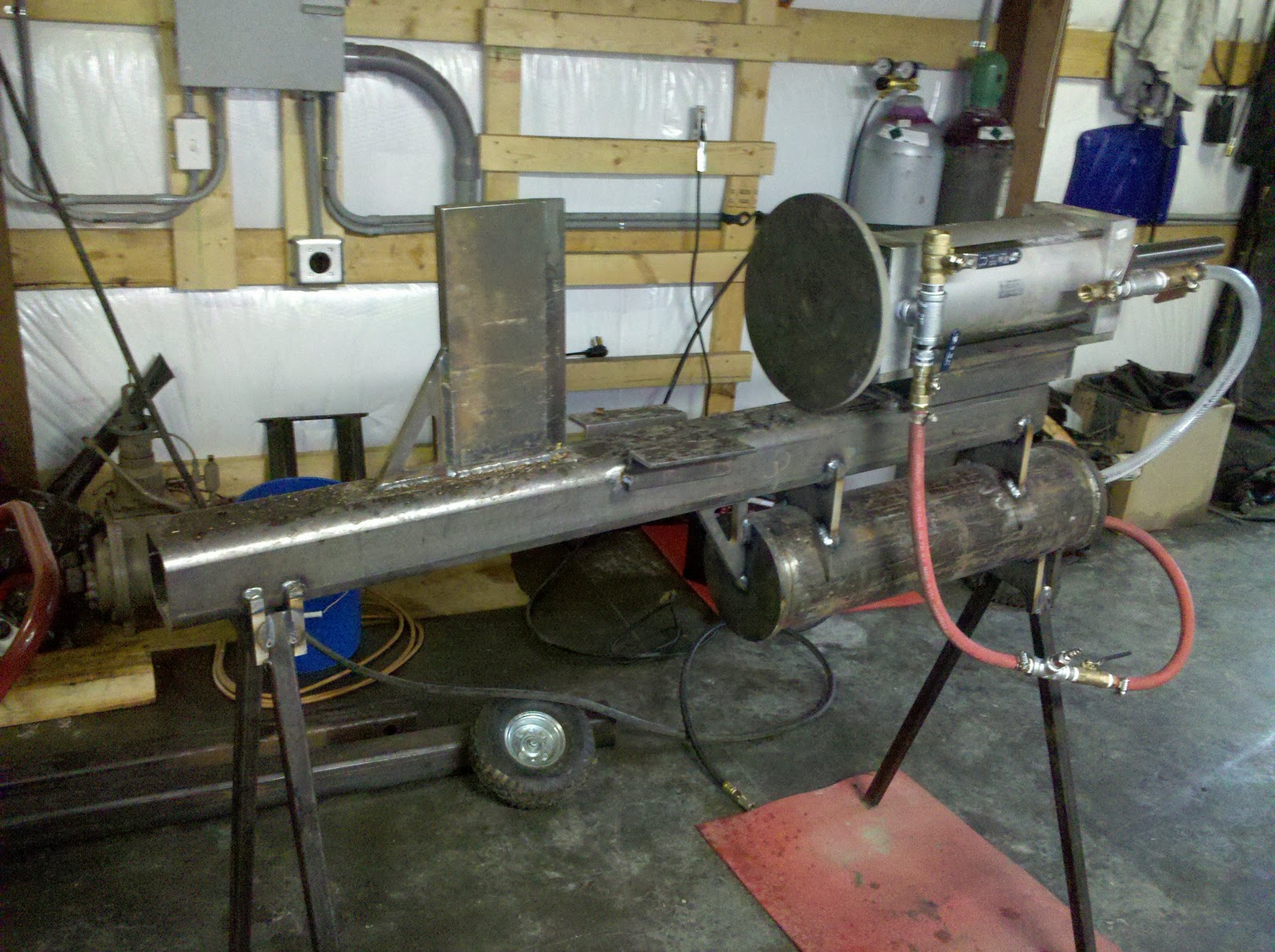 True air powered log splitter