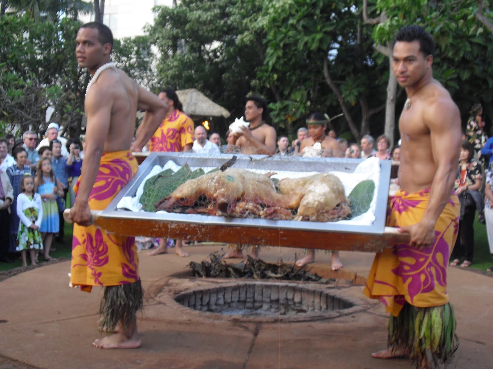 who-says-gulliver-was-the-only-one-who-traveled-hale-koa-luau