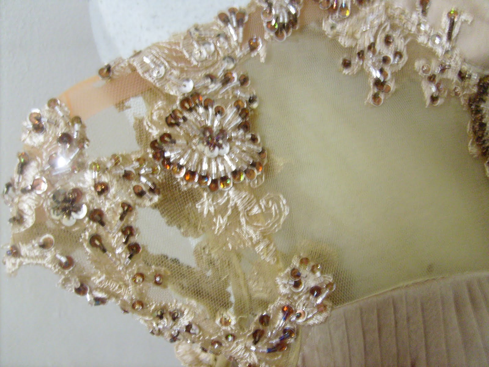 gaun pengantin modern applique