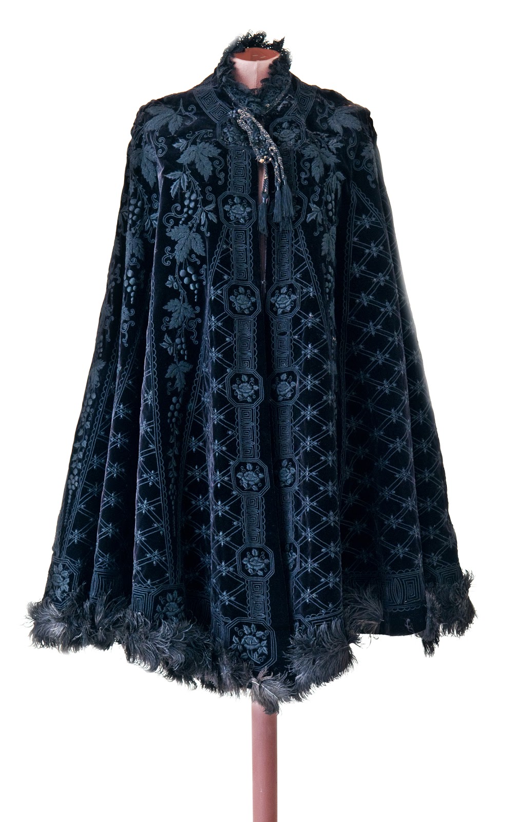 Vintage Modes Glorious Victorian cape