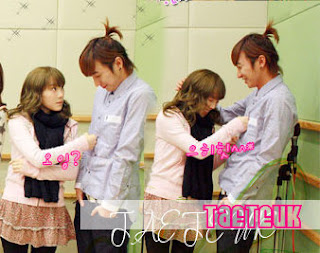 -Taeyeon-Leeteuk-super-generation-super-