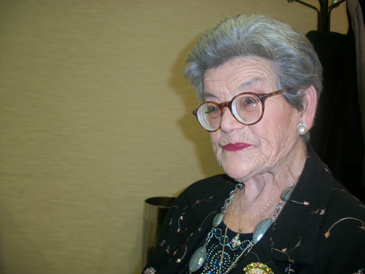 RECUERDOS DE LA ABUELA E HIJO Mientras yo tenga voz