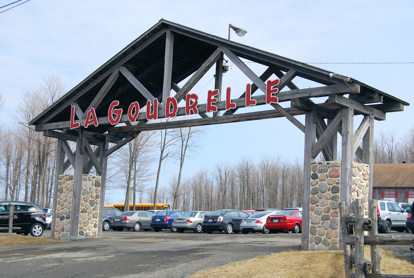 Reportero sin fronteras Visitando 'La Goudrelle' en el Mont StGrégoire, Québec.