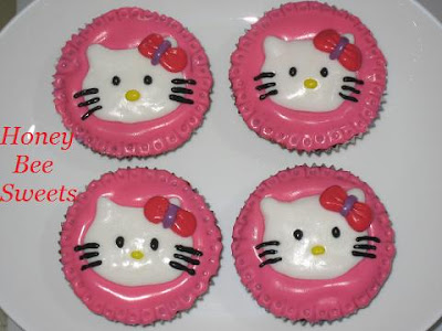 I have initially intend to make only Hello Kitty fondant mold.