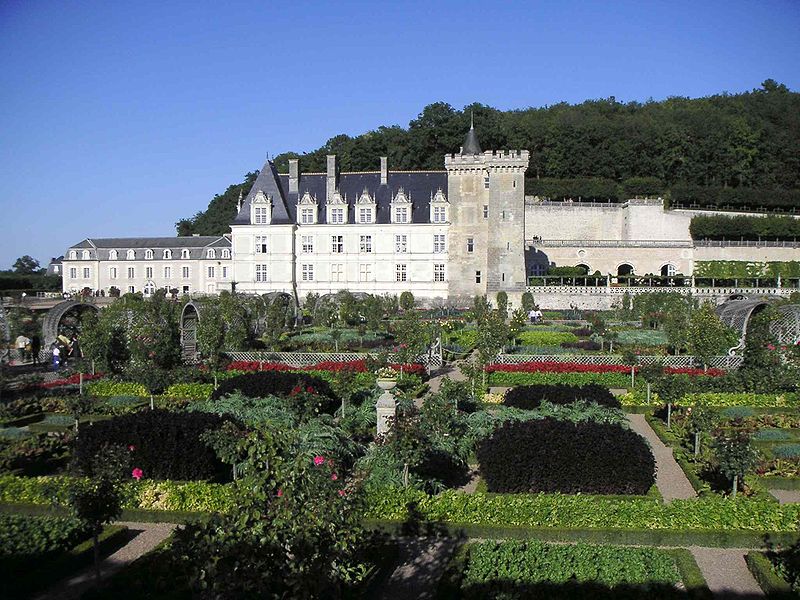 [800px-Château_de_Villandry_vue_des_jardins.JPG]