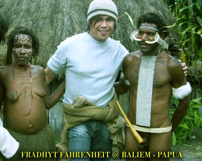 FRADHYT FAHRENHEIT'S JOURNEY 1 : INDONESIA - PAPUA