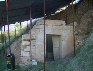 Μακεδονικός τάφος στους Πύργους