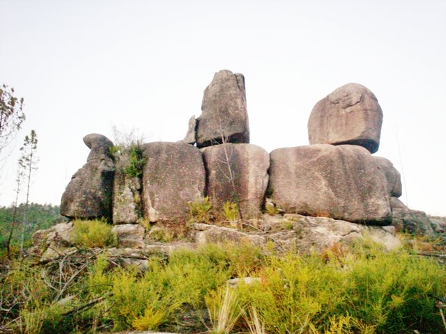 Esculturas naturais de rocha granítica II