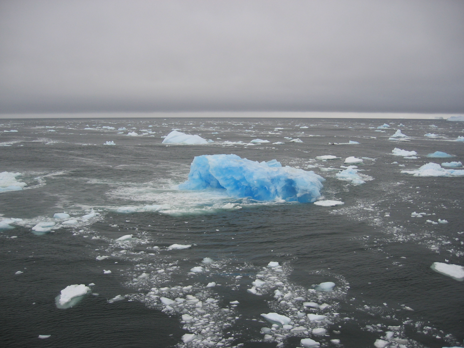 [Blue_iceberg_south_polar_circle.jpg]