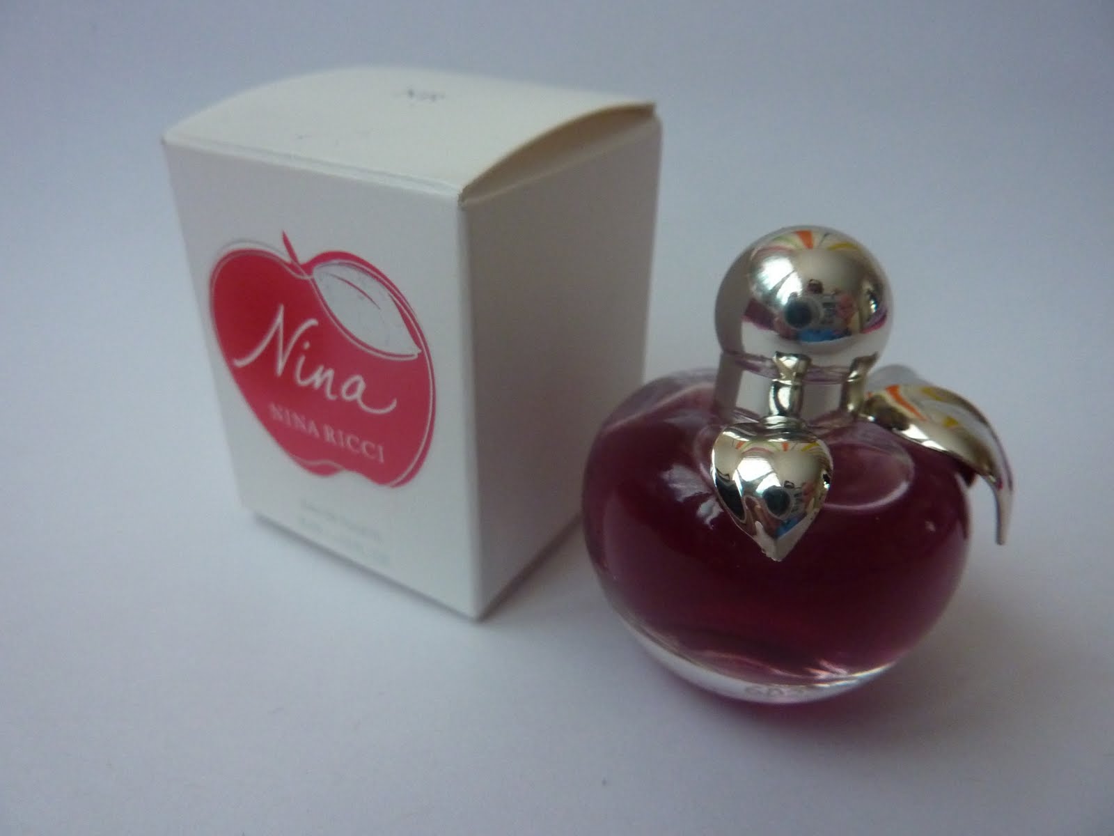 Winona Harrod BA Hons: Nina Ricci - Sample Perfume Packaging