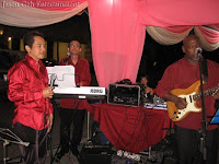 Dato Leonard Tan was the guest singer at this wedding event