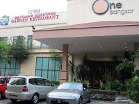 Bangsar Seafood Garden Restaurant is where Leo and Amelia's wedding was held