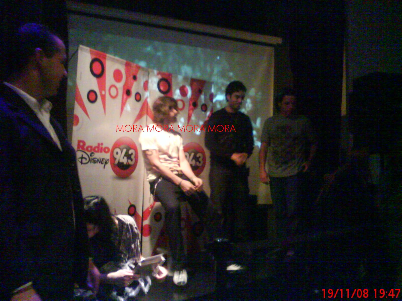 [con+AXEL+en+Unicenter2.JPG]