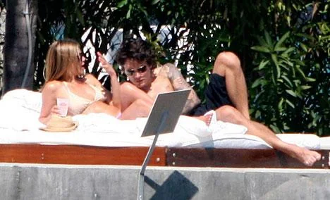 Jennifer Aniston and John Mayer in Miami