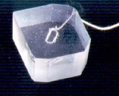 Experimenting With Piezoelectric Crystals Of Rochelle Salt