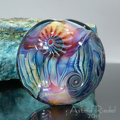 Astrid . Riedel . Glass . Artist : Rainbow bead