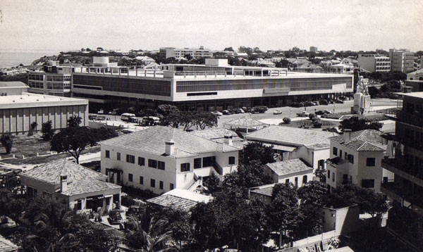 [Vista-do-edifÃ­cio-do-Mercad.jpg]
