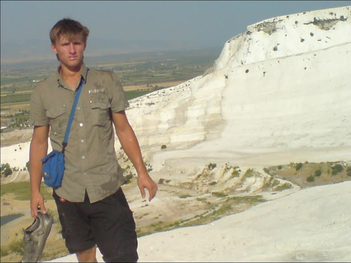 În momentele dificile ale vieţii trebuie să ridici capul, să scoţi pieptul în faţă pt. a fi HOTARAT