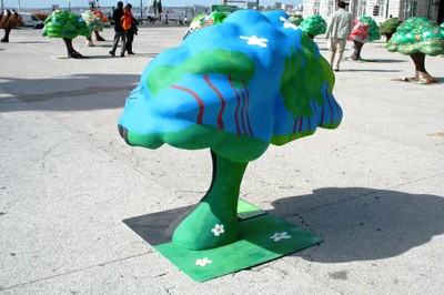 [tree-parade-2007.jpg]