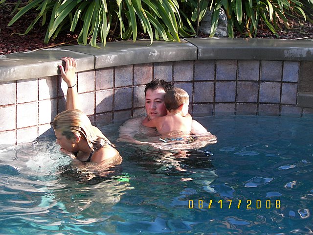 [amy+trevor+and+erick+at+the+pool.jpg]