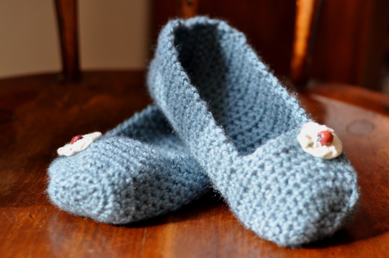 Free Crochet Pattern - Adult One Pi
ece Slippers