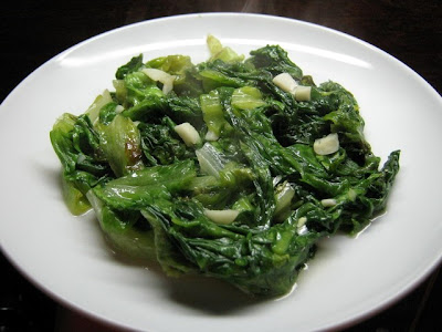 Salata de salata verde cu usturoi