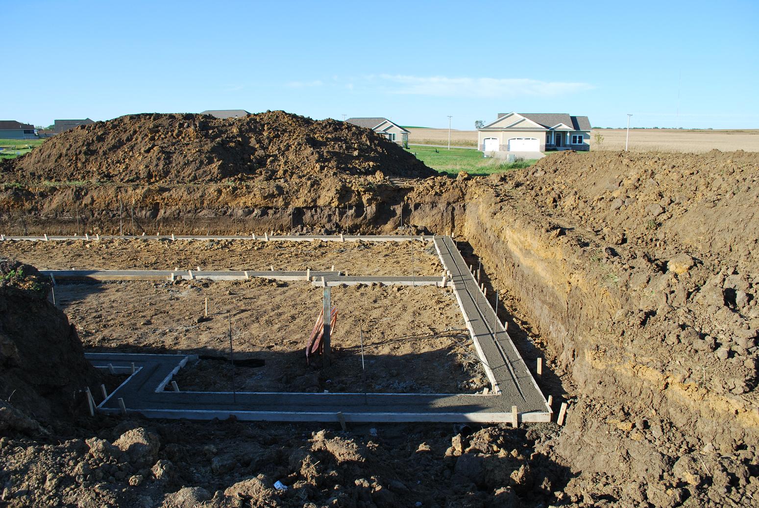 Ken's Iowa House Pouring the Footing