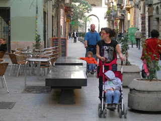 Entropessant pel carrer dels Serrans de València