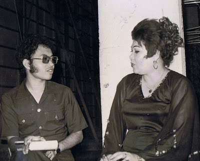 OMAR M. HASHIM (OMARA): Temuramah Seniwati Saadiah Dalam