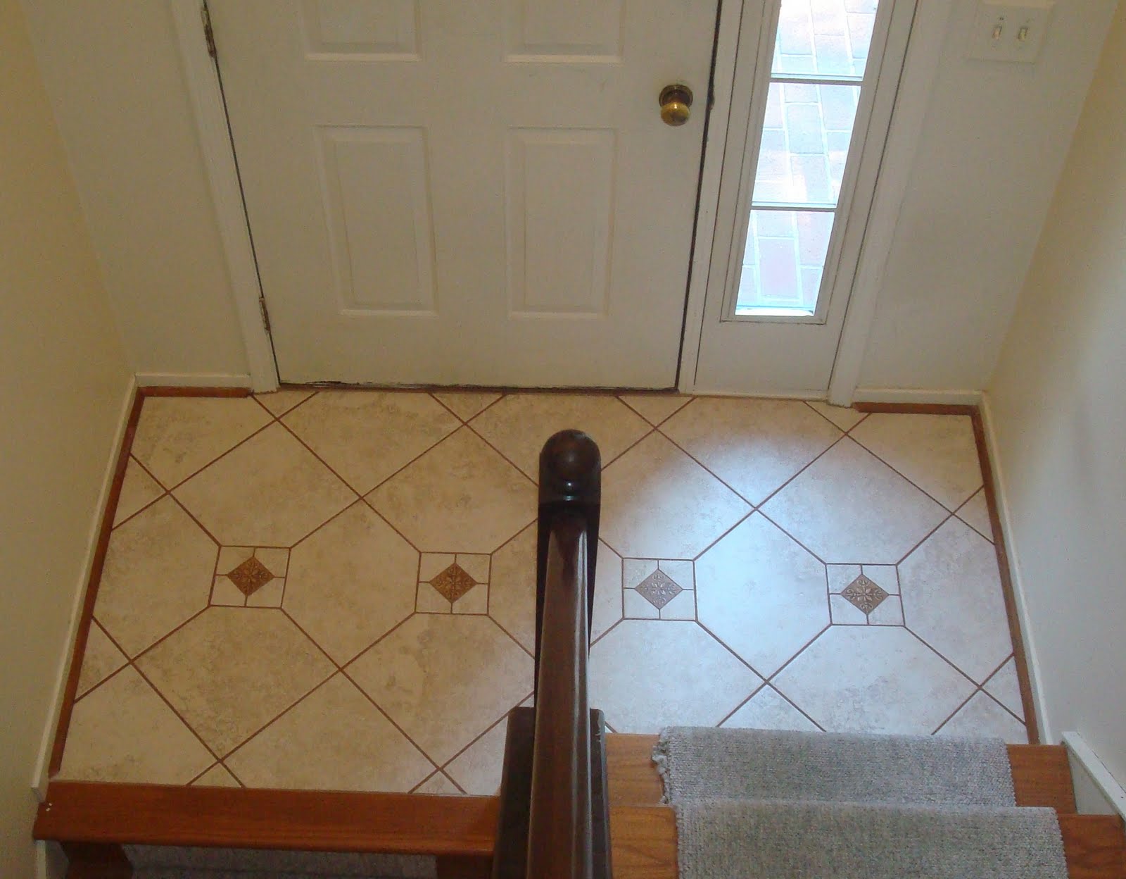 STRAIGHT EDGE TILE Porcelain Tile Foyer