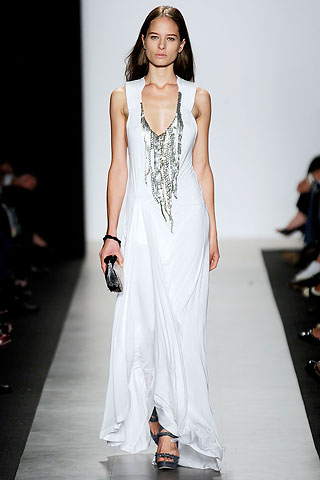 [bcbg+spr2010+white+chain+v+sty.jpg]