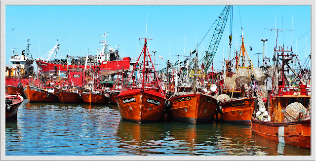 lanchas pesqueras en Pto de Mar del lata