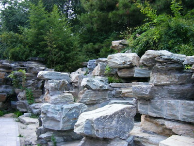 Norine likes this stuff: Rock garden