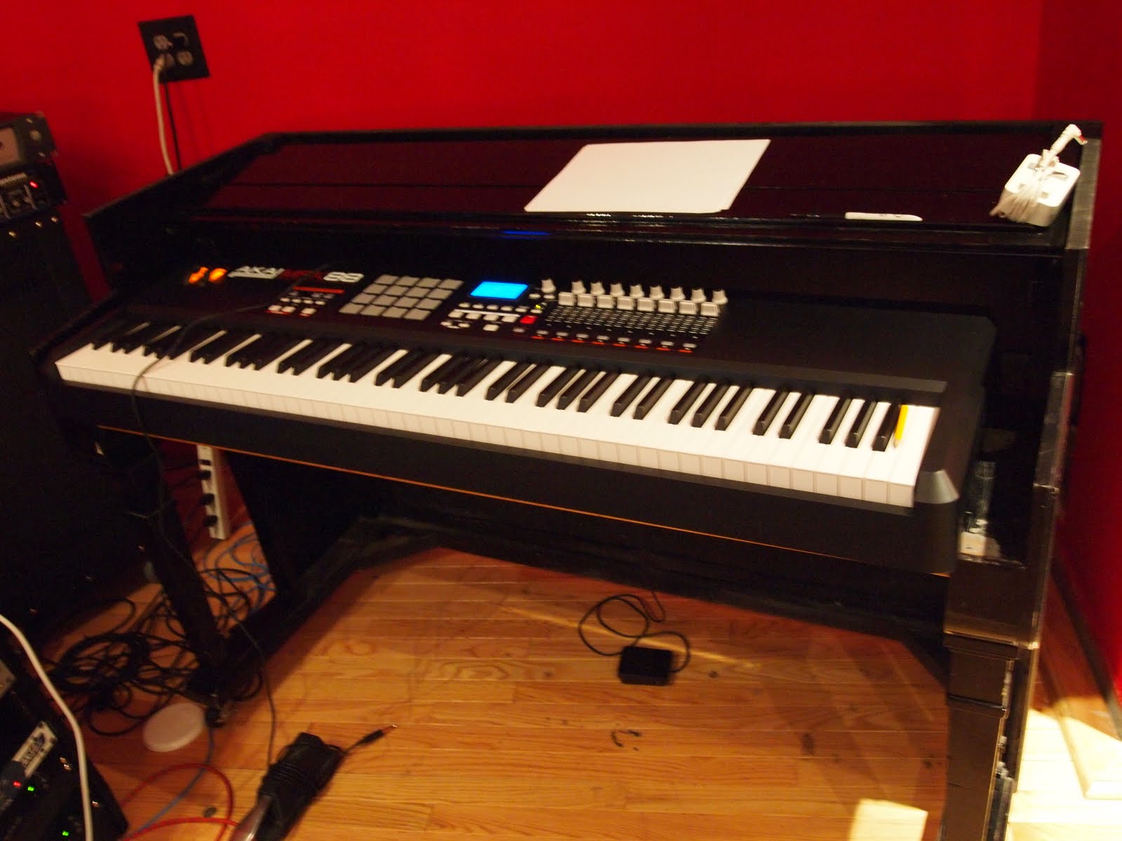 Todd Bougher Looks Like Piano, Keyboard Stand