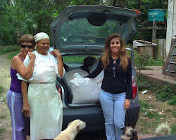 Entrega de doações no abrigo da Lazica