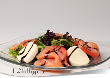 Salata cu somon si mozzarella - Salmon Capresse