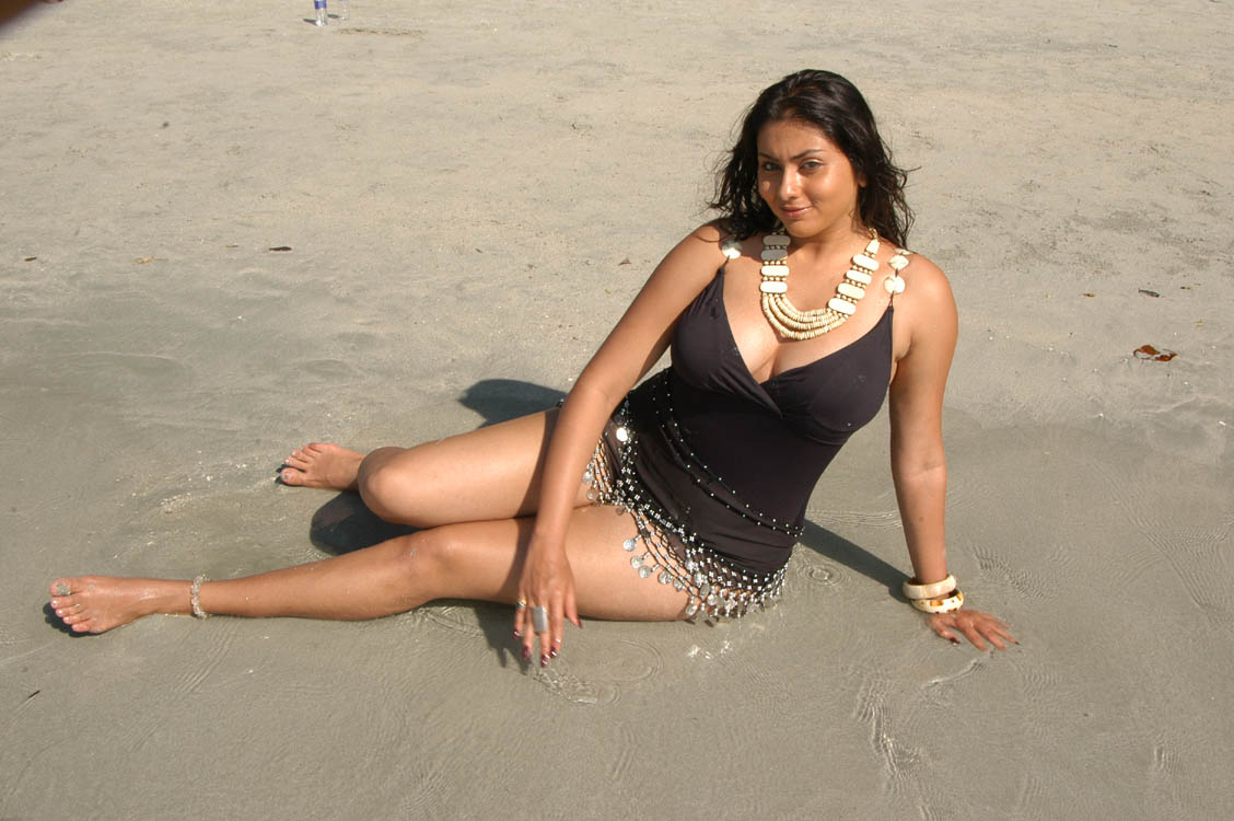 Namitha_03-758785.jpg