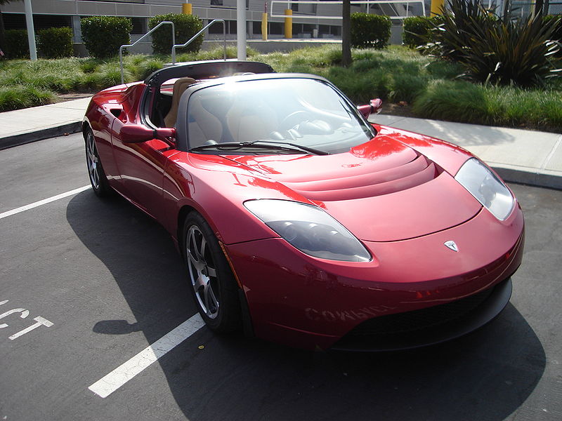 [800px-TeslaRoadster-front.jpg]