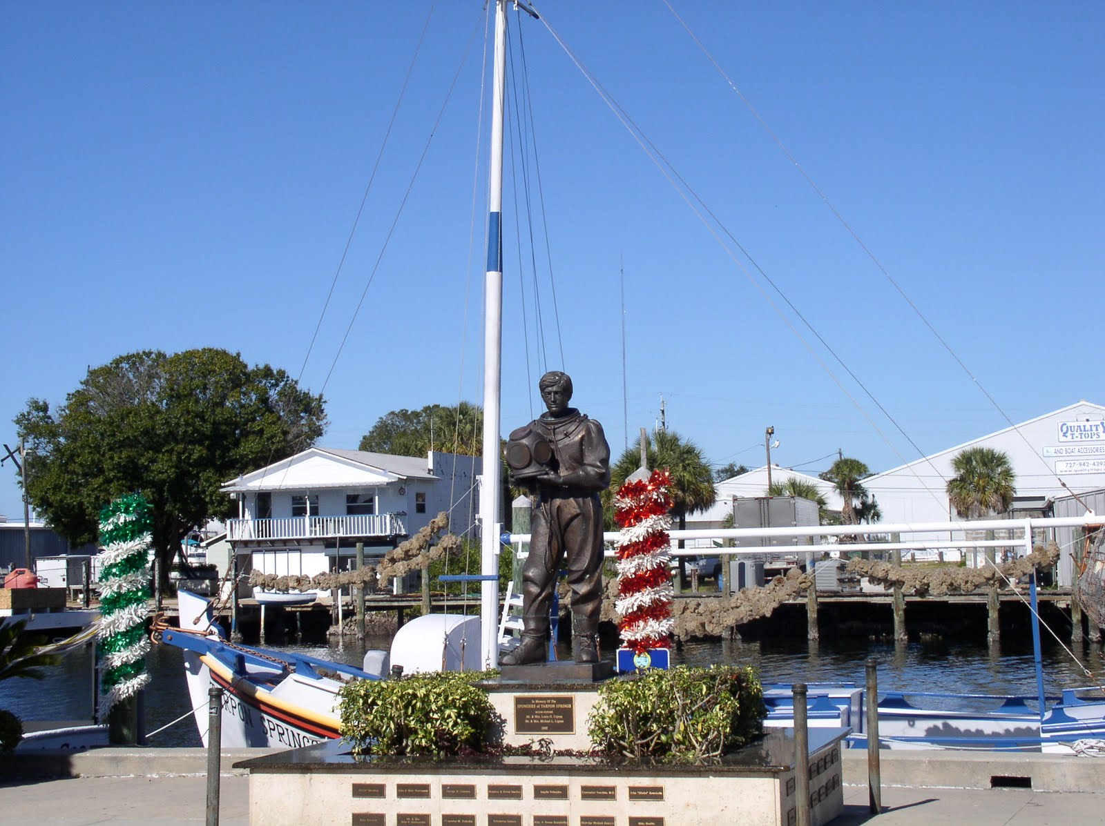 Whoohoo Wonder Bus Tarpon Springs