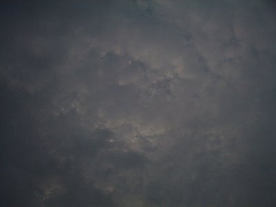 [Grey+Sky+-+IMGP1012+by+yuankuei.jpg]