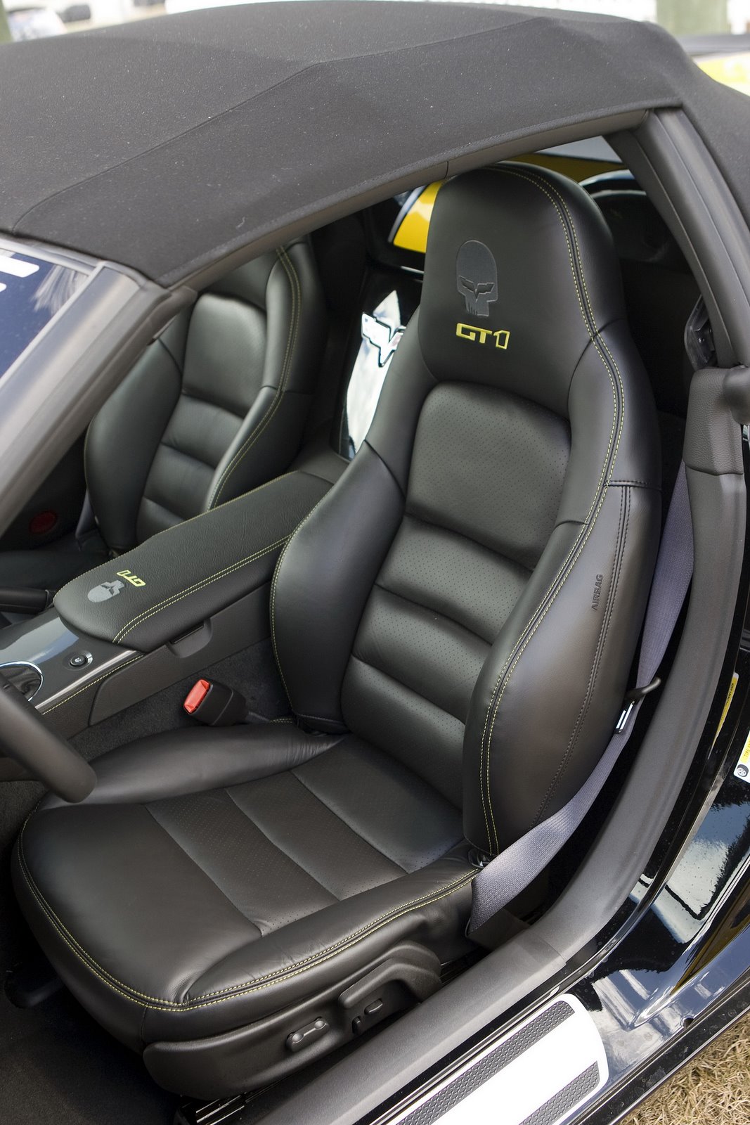 [Corvette-GT1-13.jpg]