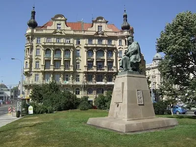 statue of angel in Prague