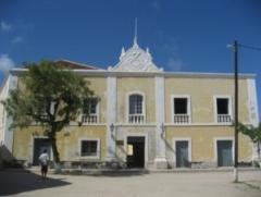 [biblioteca+ilha+moçambique.bmp]