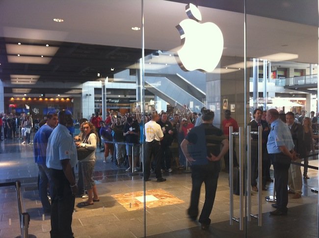 First Apple store in Spain opens in Barcelona